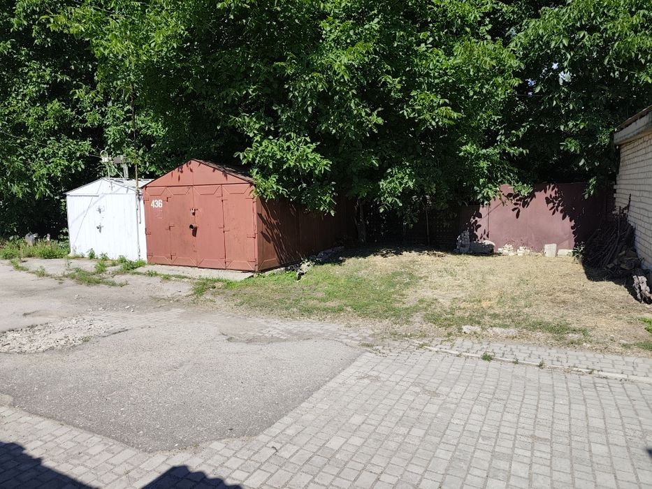 Продам металлический гараж в кооперативе Таврия