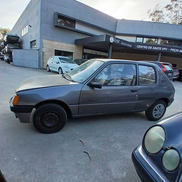 Peugeot 205 1.2 de 1988 - Peças Usadas