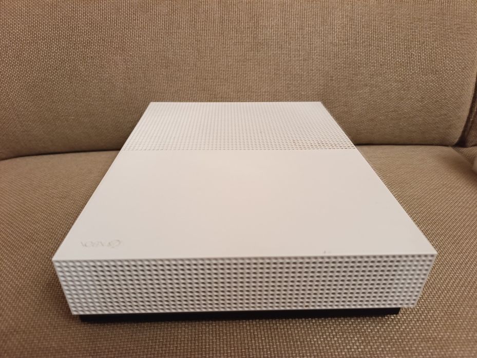 Sprzedam XBox One S 1TB