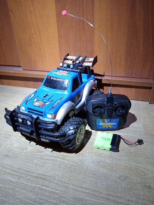 Продам джип як іграшку.