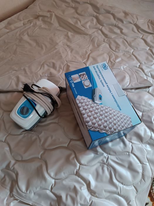 Протилежневий матрац з компресором