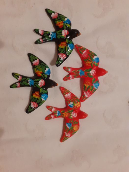 Clay Swallows from Barcelos446974523951687681