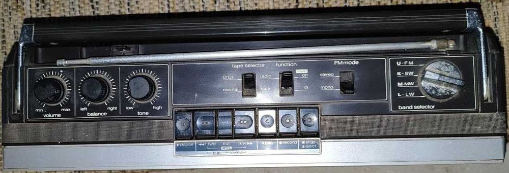 Radio Vintage Sharp GF-6060 FM SW MW LW