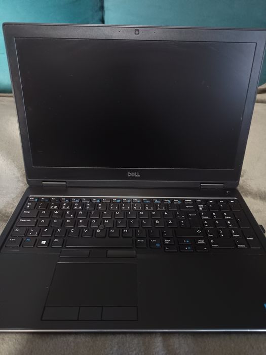 Laptop DELL Precision 7530/ i7-8750H/1200Gb ssd/32gb ram /nvidia p1000