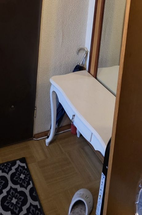 Zestaw mebli w stylu ludwikowskim: 2 pojemne komody + stylowa konsola / stolik