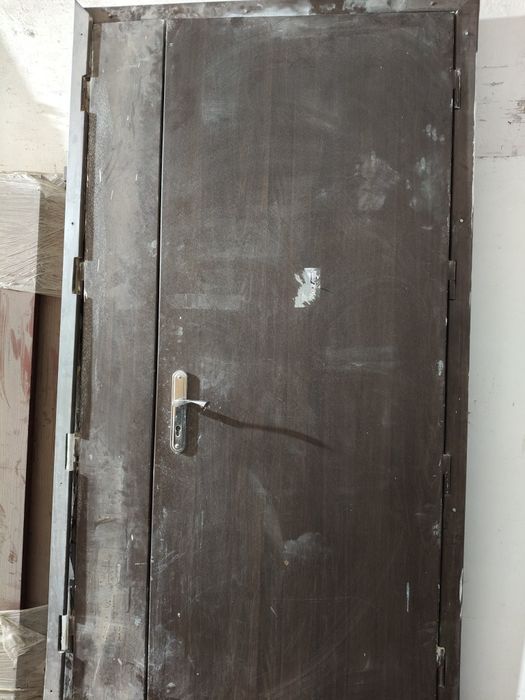 Дверь входная металлическая