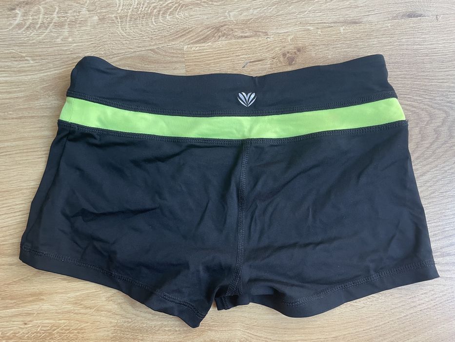 Krótkie spodenki sportowe Forever 21 czarne rozm. M