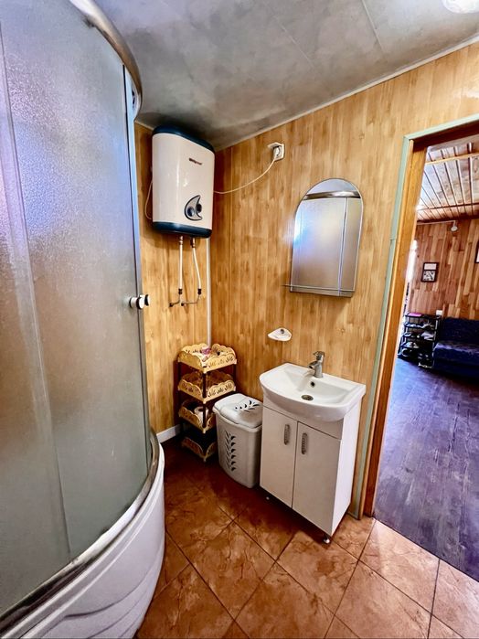 Продаж  2х поверхового будинку в місті, причал # 5, р-н 700 річчя