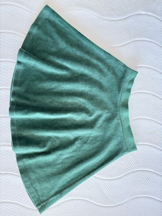 Saia em bombazine fina - C&A - tamanho S