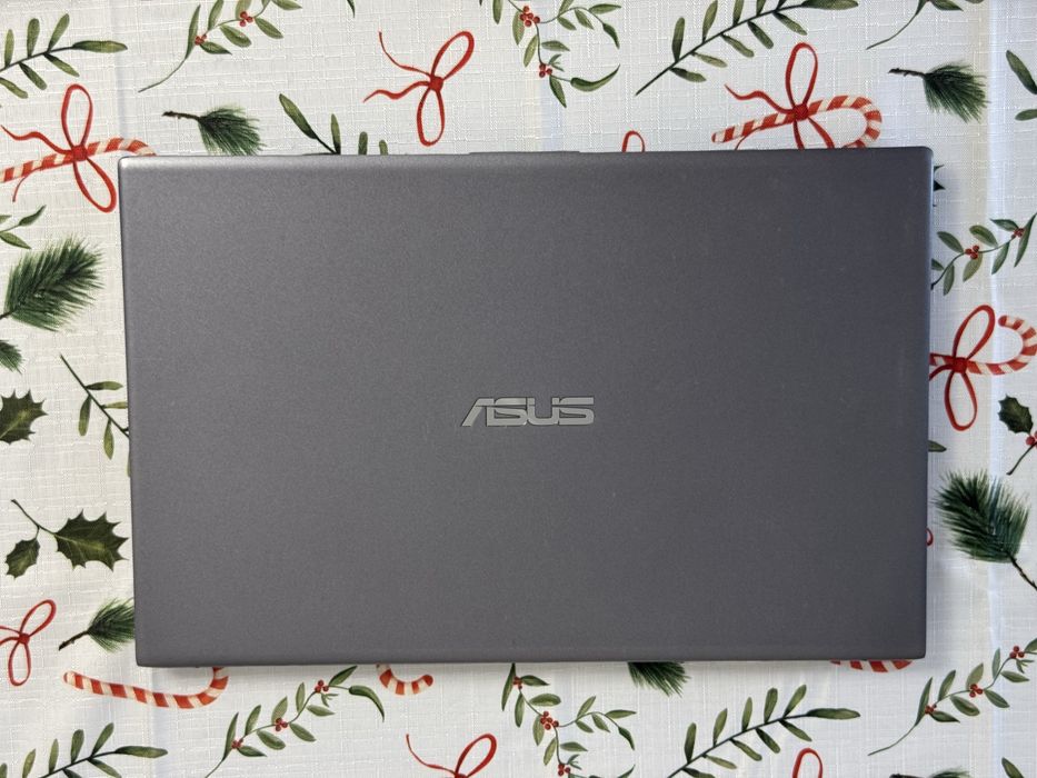 Asus Vivobook X512u i5-8250u nvidia mx130 8gb 128gb ssd 1 Tb hdd