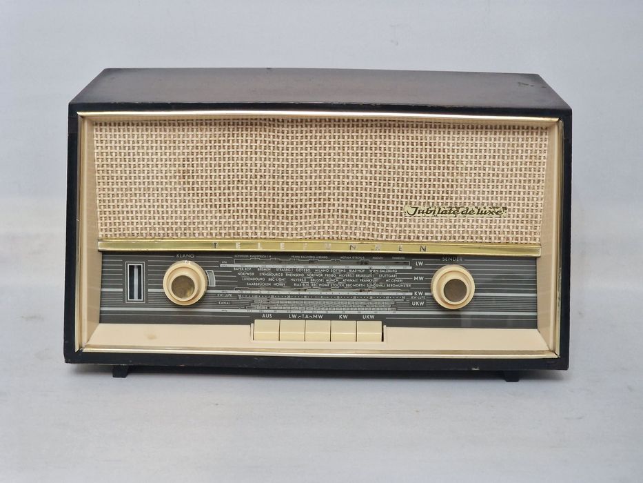 Rádio antigo reparado Telefunken