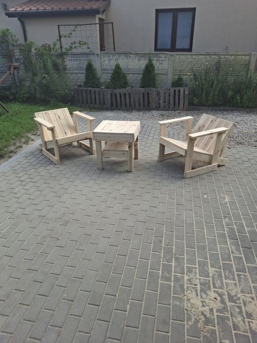 Sprzedam fotele że stolikiem