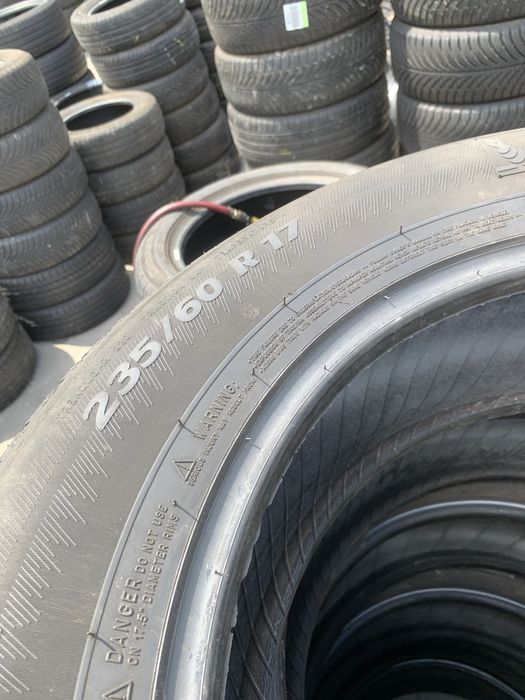 235/60R17 Michelin Latitude