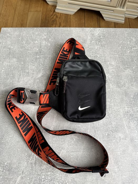 Сумка Nike Swoosh