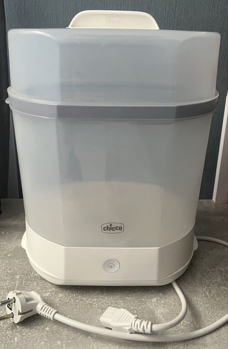 Електричний стерилізатор Chicco для пляшечок