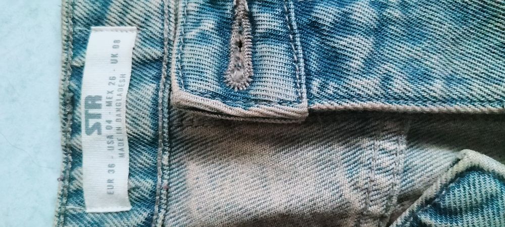 Spodnie jeansowe Stradivarius