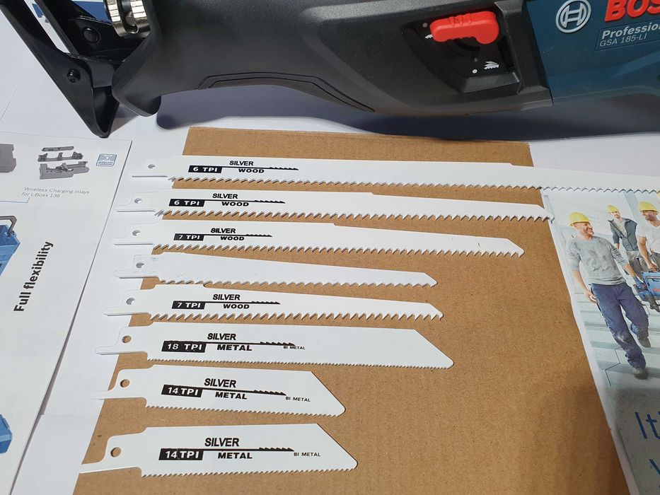 Pila szablasta BOSCH GSA 185 li +noze 8szt pilarka bez aku 18v