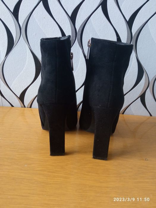 Buty zamszowe botki 36