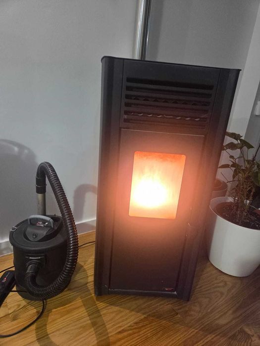 Salamandra a Pellets 10 kw preta otimo estado