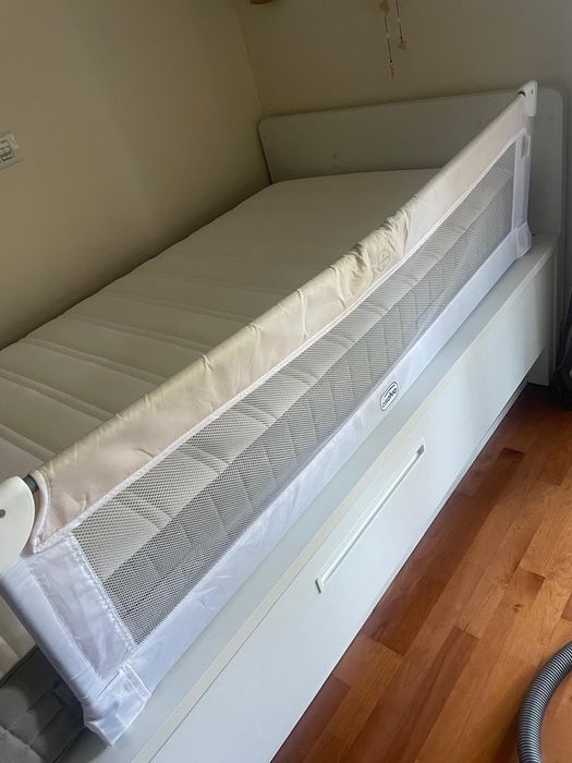 Barreira - grade de proteção  para cama infantil