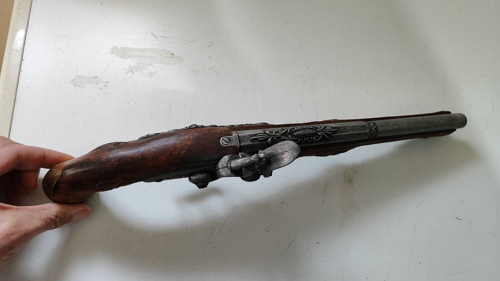 Réplica  antiga em bom estado