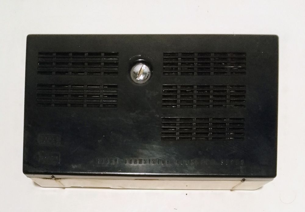 Rádio Sanyo 8TR Deluxe