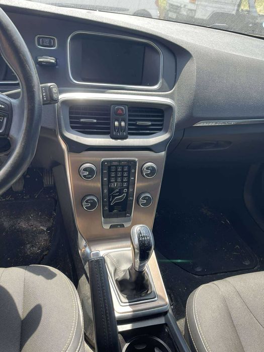 Volvo V40 Cross Country 2017 para peças!