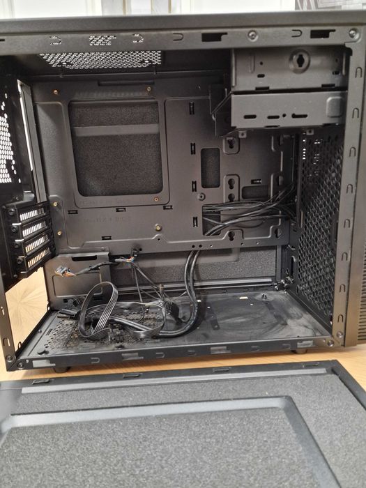 Caixa computador Cooler Master Silencio 452 All Black