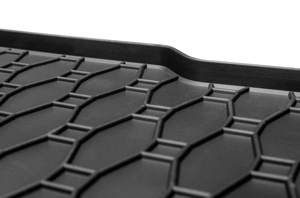 Gumowa Mata Bagażnika VW T7 Caravelle FORD TRANSIT CUSTOM 8/9 OS 2024-