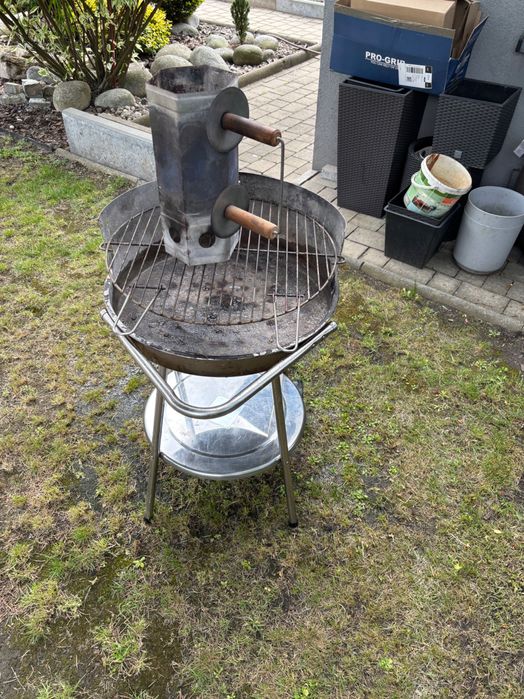 Grill okrągły 50 cm plus komin do rozpalania brykietu