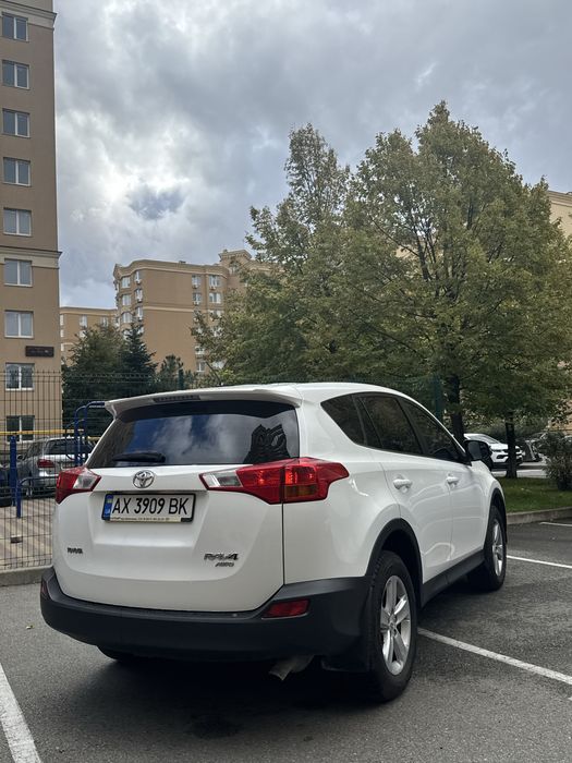 Продам авто Toyota rav 4 2013 року