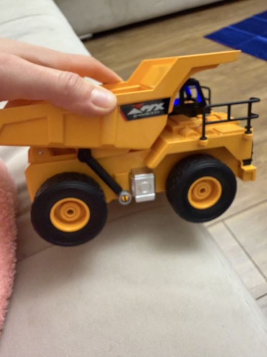 Самоскид на радіокеруванні