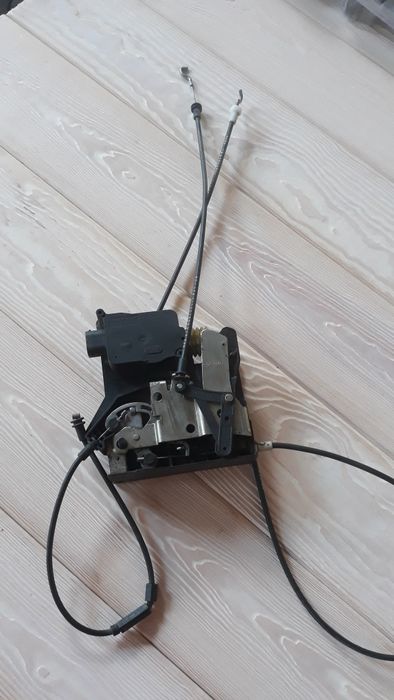 Замок задньої двері VITO 639. VIANO/VITO 639 замок дверей розпашних.