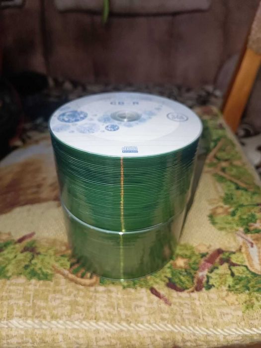 Диски Якісні Нові DVD-R+R , СD , прінт і інші . Ціна за 1 штуку .