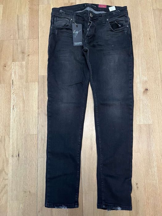 Джинсы  новые