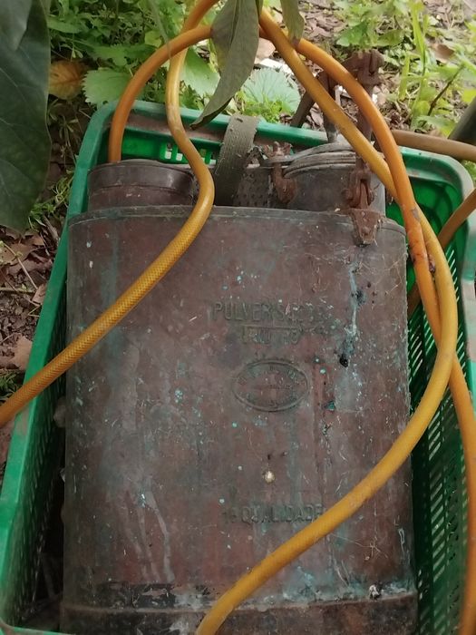 Pulverizador antugo em cobre