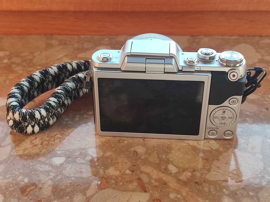 Panasonic Lumix GF7-K