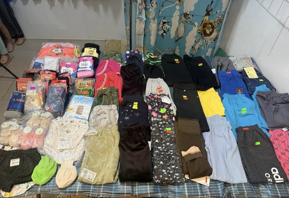 Розпродаю залишки у звʼязку з закриттям. Дитячий одяг