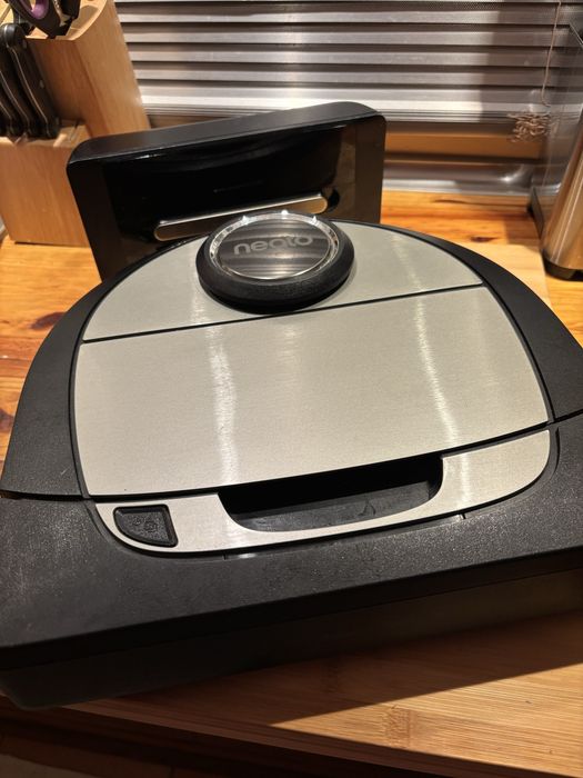 Aspirador robot neato D7 connected