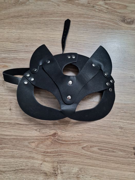 Maska kota , erotyka