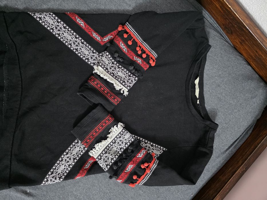 Czarna haftowana bluza damska etno C&A  sweter Basic casual