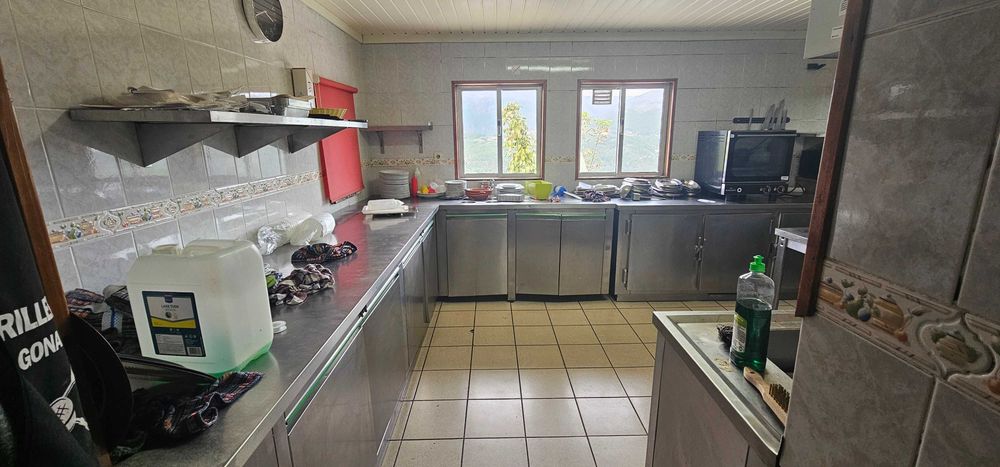 Cozinha de restaurante completa