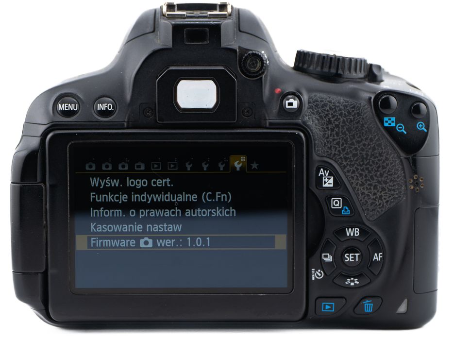 Lustrzanka Canon EOS 650D z ładowarką - przebieg 143001 zdjęć