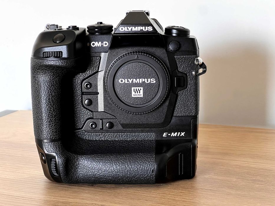 Olympus OM-D E-M1X