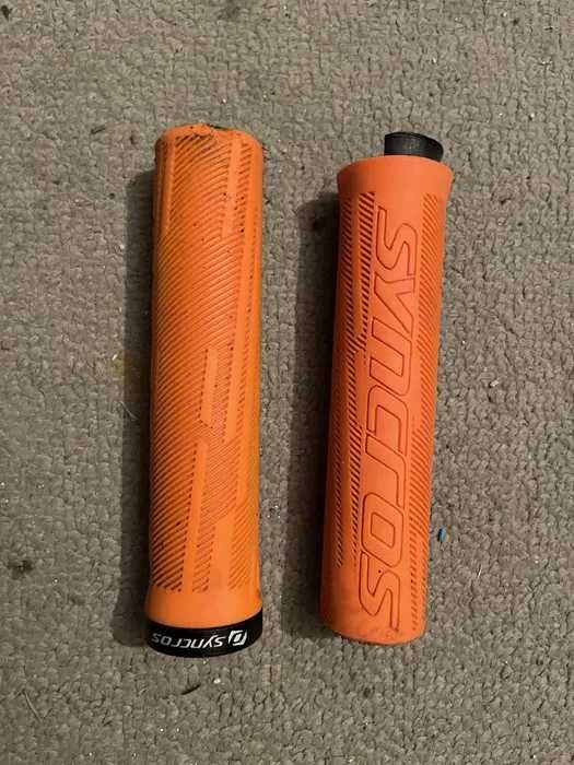 BTT Pedais Shimano e aluminio Punhos SCOTT Syncros Aperto espigão KCNC