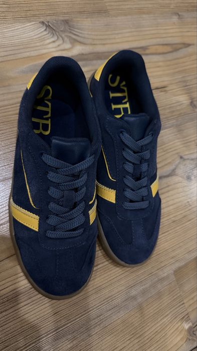 Кеди Stradivarius р. 37 (24см) натуральна замша