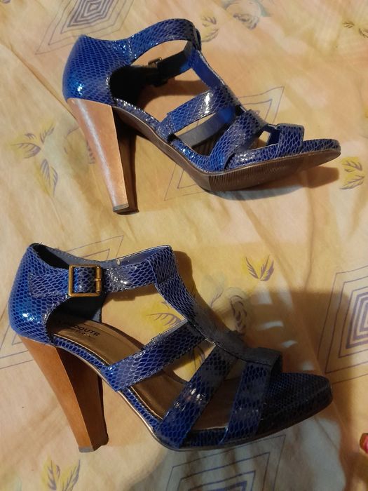 Sandália mules tricolor e outros 37 - tudo a 10€ em Lisboa