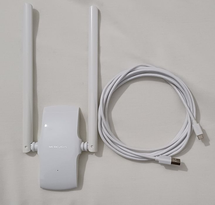 IT - External USB Antenna for Desktop or Laptop Computer425906406897766404