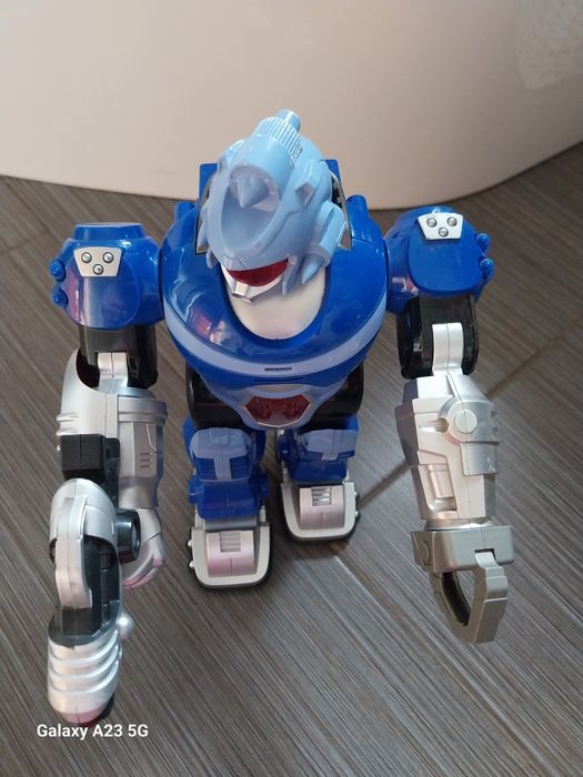 Robot zabawka światła dźwięk  strzelanie