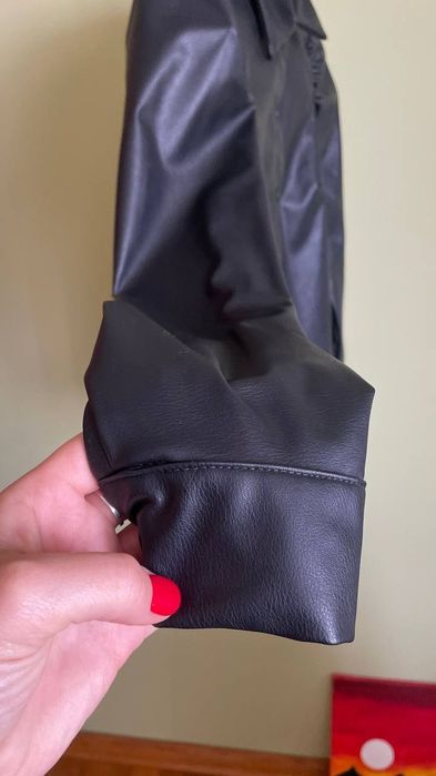 Шкіряна сорочка.